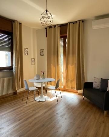 La Casa Di Amalia Apartment Rho Bagian luar foto